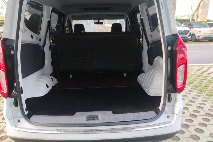 Used Wuling Hongguang New Energy 2024 All-Electric Model 300KM Standard Version Trunk