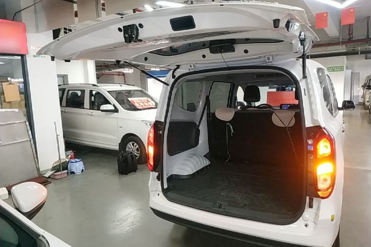 Used Wuling Hongguang New Energy 2024 All-Electric Model 300KM Standard Version Trunk