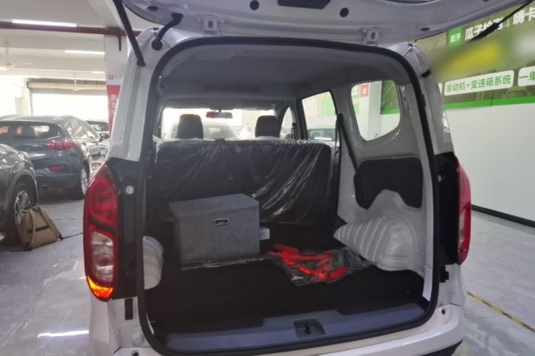 Used Wuling Hongguang New Energy 2024 All-Electric Model 300KM Standard Version Trunk