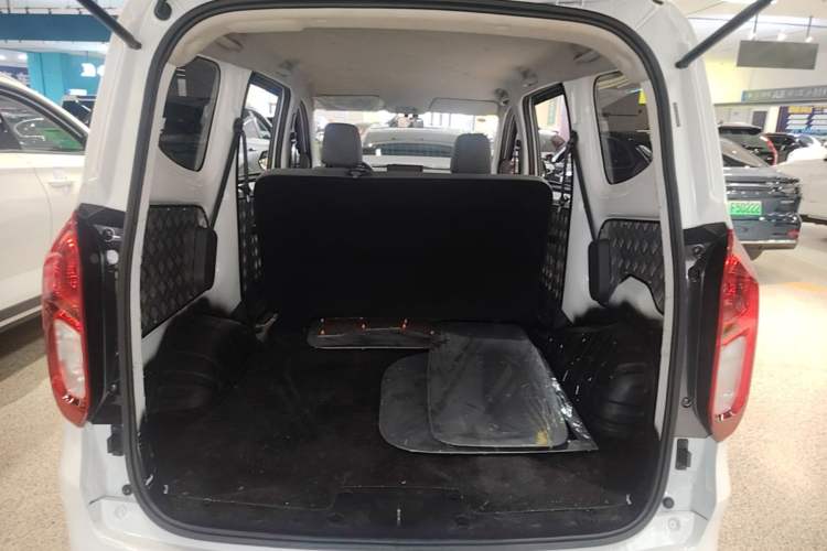 Used Wuling Hongguang New Energy 2024 All-Electric Model 300KM Standard Version Trunk