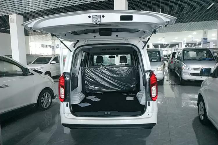 Used Wuling Hongguang New Energy 2024 All-Electric Model 300KM Standard Version Trunk