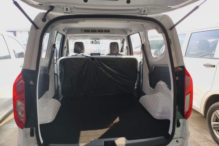 Used Wuling Hongguang New Energy 2024 All-Electric Model 300KM Standard Version Trunk