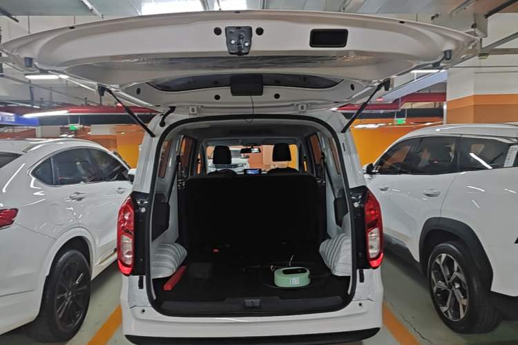 Used Wuling Hongguang New Energy 2024 All-Electric Model 300KM Standard Version Trunk