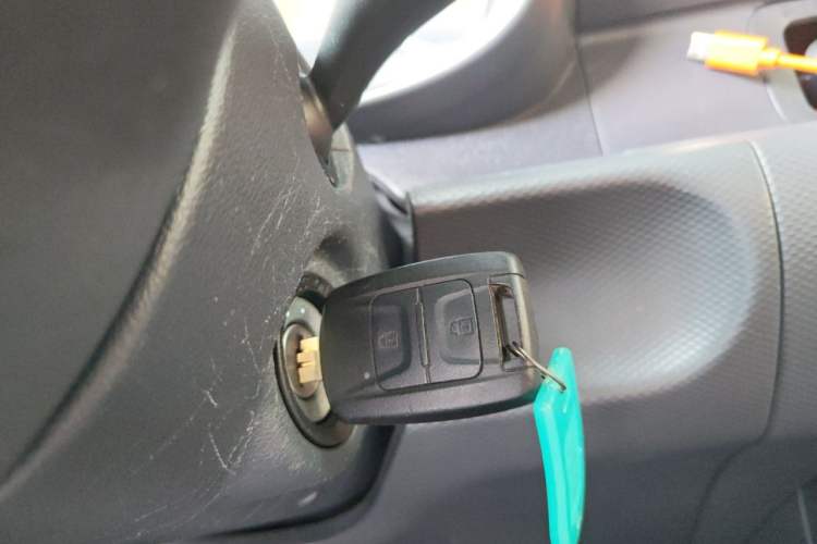 Used Wuling Hongguang New Energy 2024 All-Electric Model 300KM Practical Version Vehicle Key