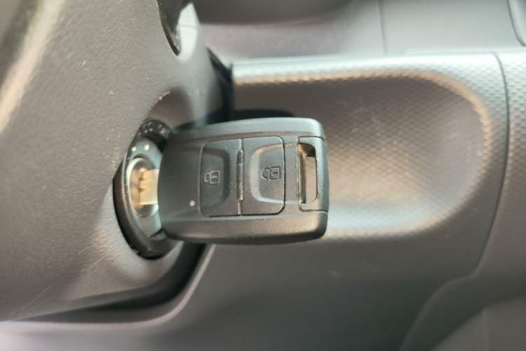 Used Wuling Hongguang New Energy 2024 All-Electric Model 300KM Practical Version Vehicle Key
