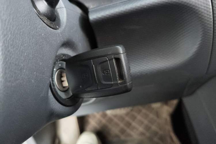 Used Wuling Hongguang New Energy 2024 All-Electric Model 300KM Standard Version Vehicle Key