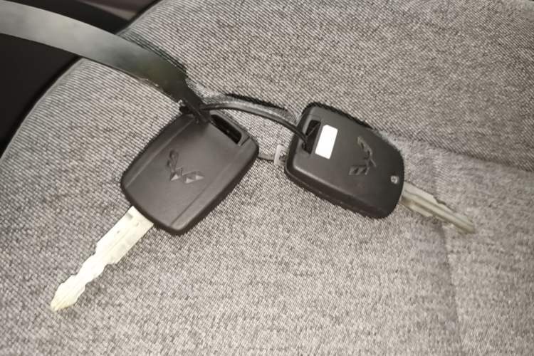 Used Wuling Hongguang New Energy 2024 All-Electric Model 300KM Standard Version Vehicle Key
