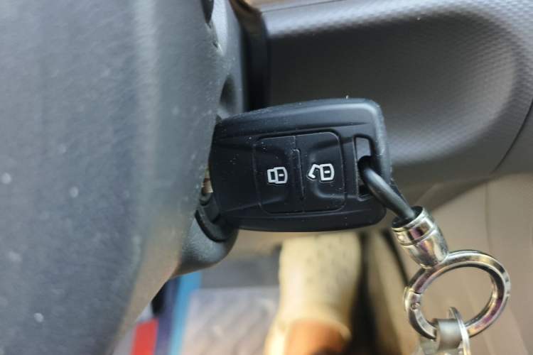 Used Wuling Hongguang New Energy 2024 All-Electric Model 300KM Standard Version Vehicle Key