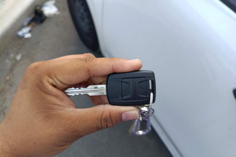 Used Wuling Hongguang New Energy 2024 All-Electric Model 300KM Standard Version Vehicle Key