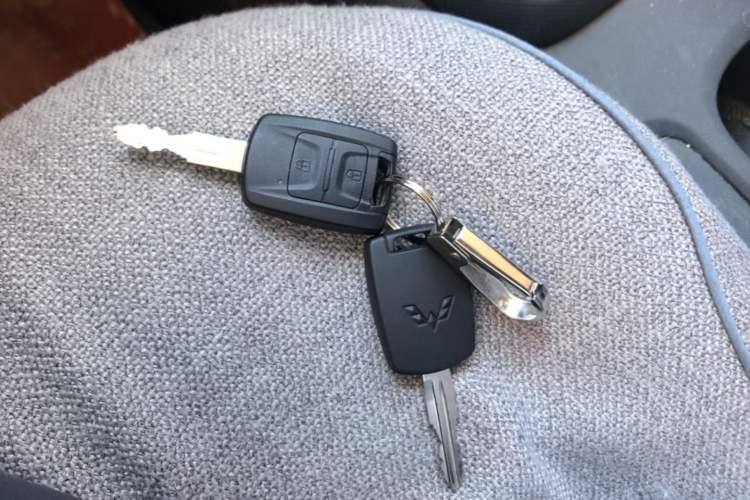 Used Wuling Hongguang New Energy 2024 All-Electric Model 300KM Standard Version Vehicle Key