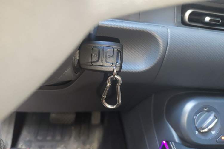Used Wuling Hongguang New Energy 2024 All-Electric Model 300KM Standard Version Vehicle Key