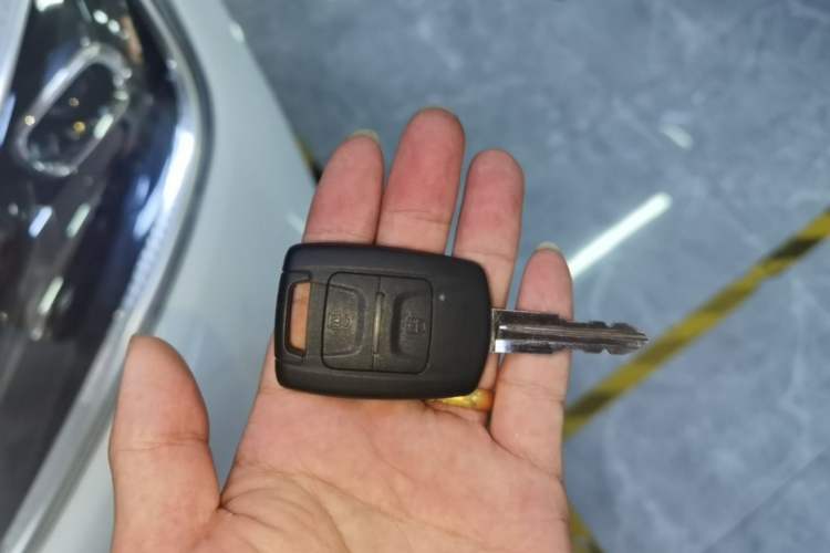 Used Wuling Hongguang New Energy 2024 All-Electric Model 300KM Standard Version Vehicle Key