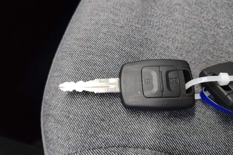 Used Wuling Hongguang New Energy 2024 All-Electric Model 300KM Practical Version Vehicle Key