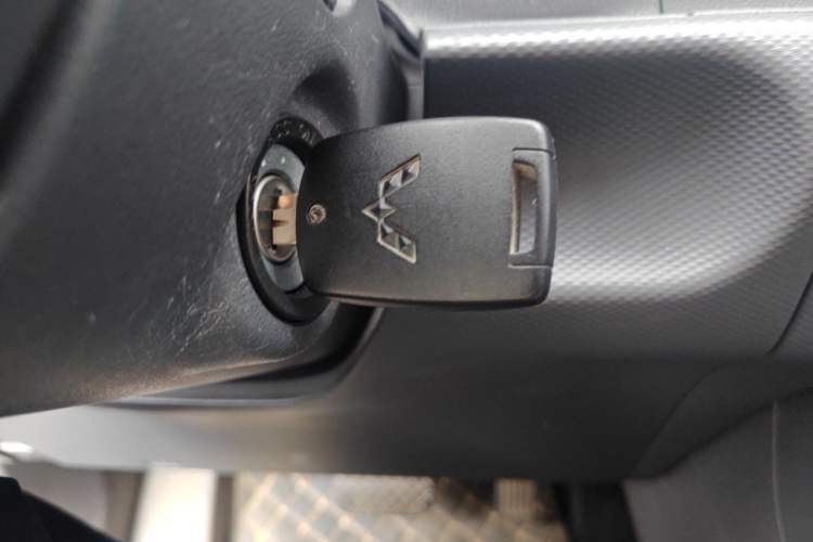 Used Wuling Hongguang New Energy 2024 All-Electric Model 300KM Practical Version Vehicle Key