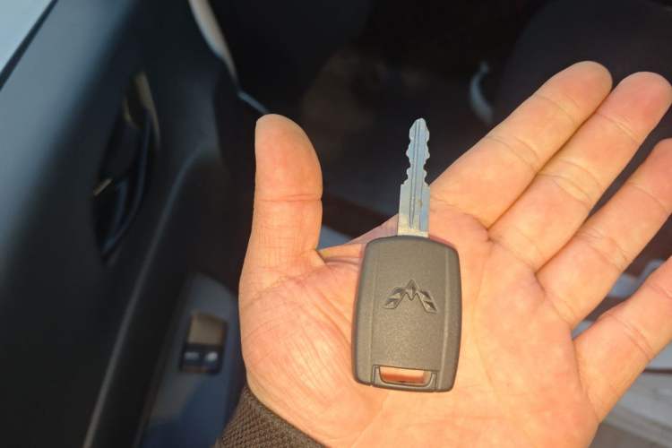 Used Wuling Hongguang New Energy 2024 All-Electric Model 300KM Standard Version Vehicle Key