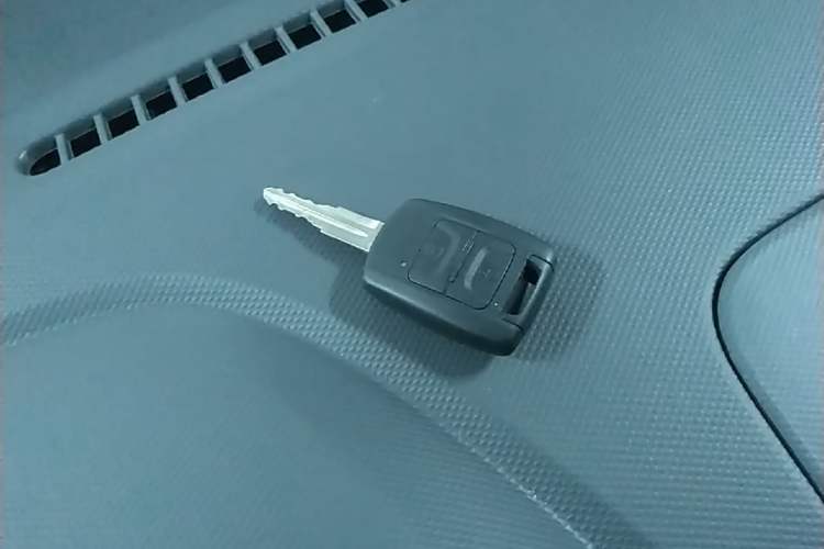 Used Wuling Hongguang New Energy 2024 All-Electric Model 300KM Standard Version Vehicle Key