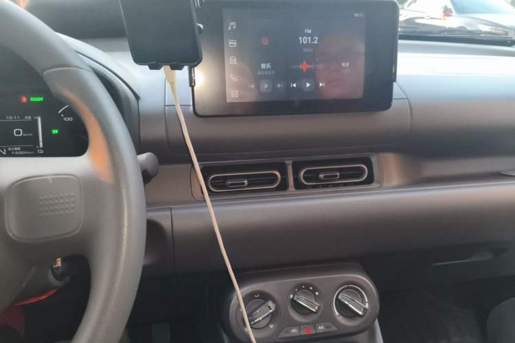 Used Wuling Hongguang New Energy 2025 Model Range-Extending Hybrid 150KM Standard Edition Audio And AC Panel