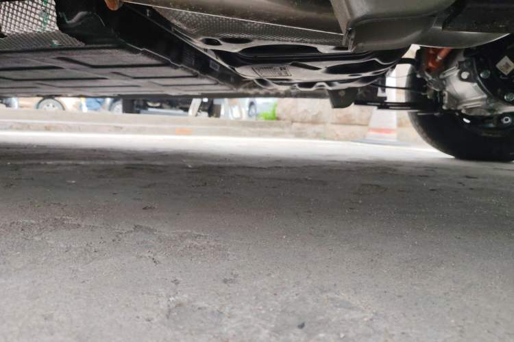 Used Wuling Hongguang New Energy 2025 Extended-Range Hybrid 50 km Standard Version Chassis Rear Left