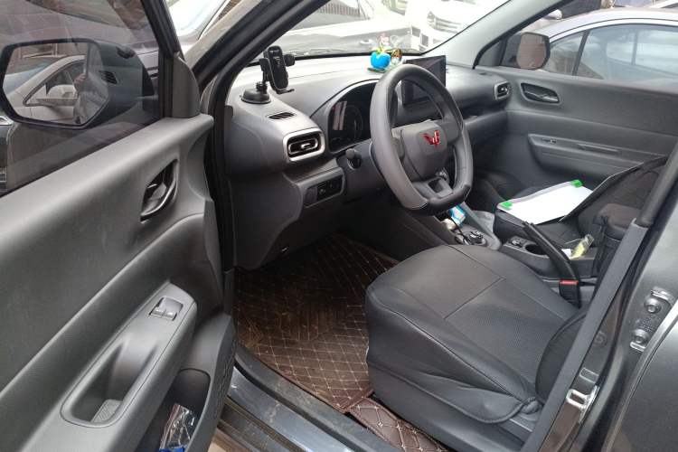 Used Wuling Hongguang New Energy 2025 Extended-Range Hybrid 50 km Standard Version Driver Seat