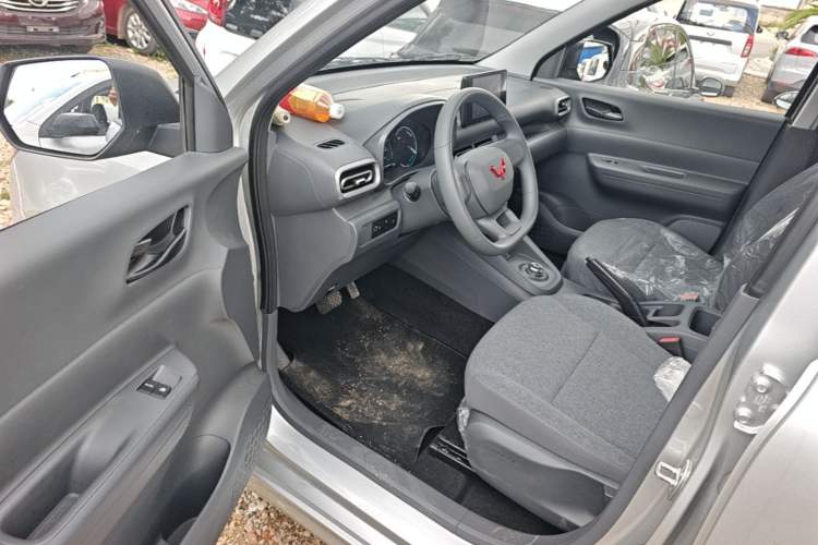 Used Wuling Hongguang New Energy 2025 Extended-Range Hybrid 50 km Standard Version Driver Seat