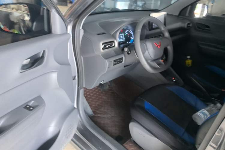 Used Wuling Hongguang New Energy 2025 Extended-Range Hybrid 50 km Standard Version Driver Seat
