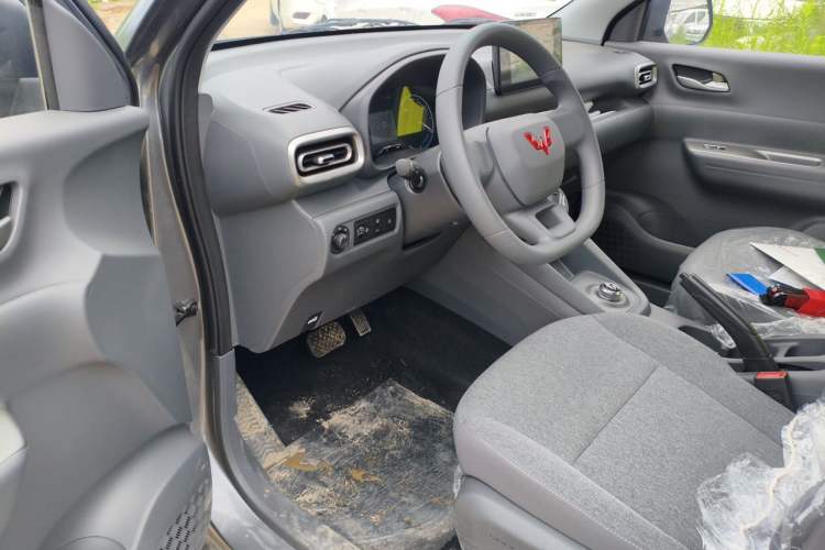 Used Wuling Hongguang New Energy 2025 Extended-Range Hybrid 50KM Comfort Version Driver Seat