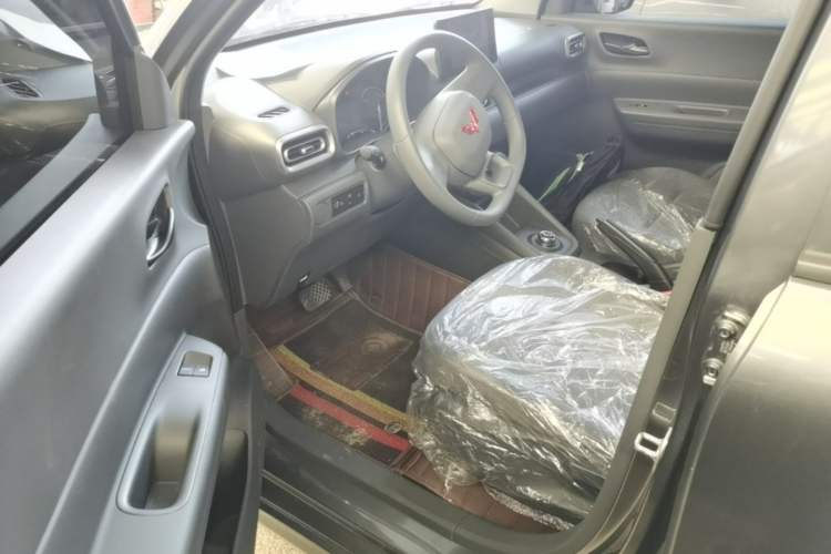 Used Wuling Hongguang New Energy 2025 Extended-Range Hybrid 50 km Standard Version Driver Seat