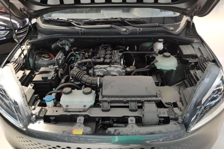 Used Wuling Hongguang New Energy 2025 Extended-Range Hybrid 50KM Comfort Version Engine Bay
