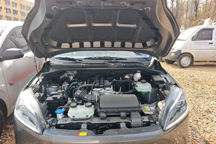 Used Wuling Hongguang New Energy 2025 Extended-Range Hybrid 50KM Comfort Version Engine Bay