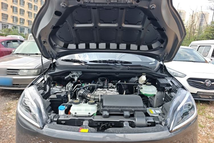 Used Wuling Hongguang New Energy 2025 Extended-Range Hybrid 50KM Comfort Version Engine Bay