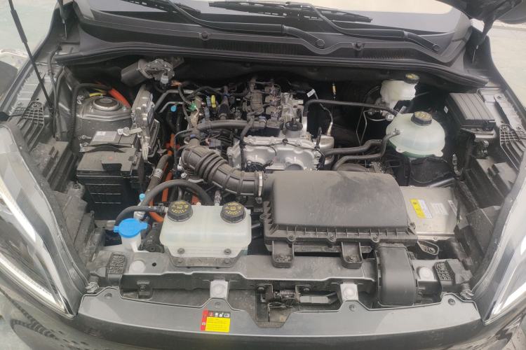Used Wuling Hongguang New Energy 2025 Model Range-Extending Hybrid 150KM Standard Edition Engine Bay