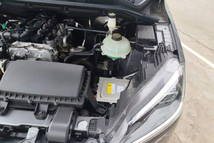 Used Wuling Hongguang New Energy 2025 Extended-Range Hybrid 50 km Standard Version Engine Bay Left