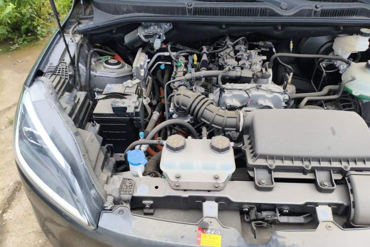 Used Wuling Hongguang New Energy 2025 Extended-Range Hybrid 50KM Comfort Version Engine Bay Right