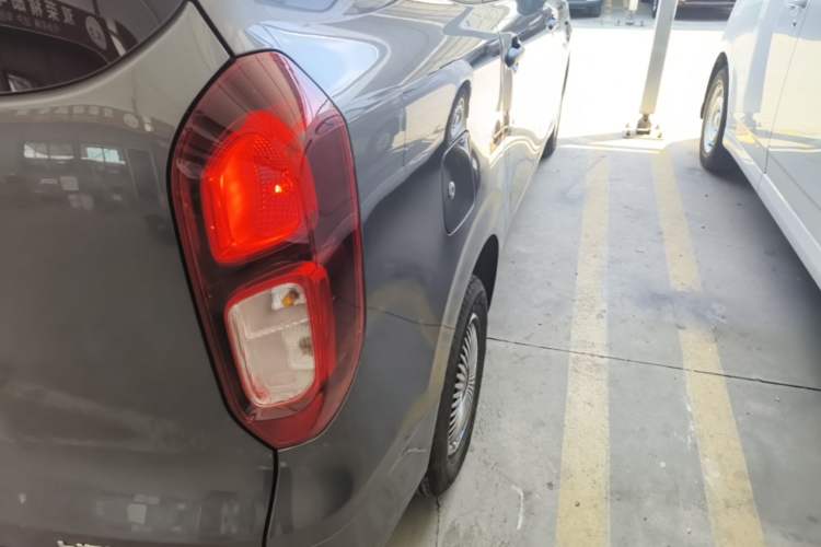 Used Wuling Hongguang New Energy 2025 Extended-Range Hybrid 50 km Utility Version Exterior 3