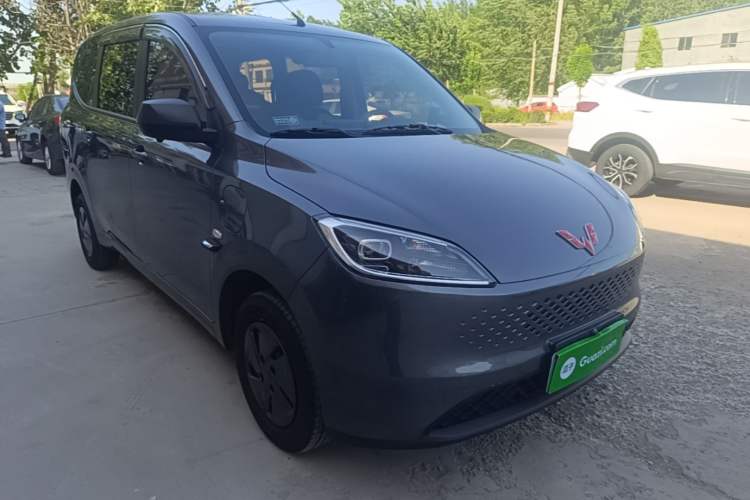 Used Wuling Hongguang New Energy 2025 Extended-Range Hybrid 50KM Comfort Version Front Right 45 Deg