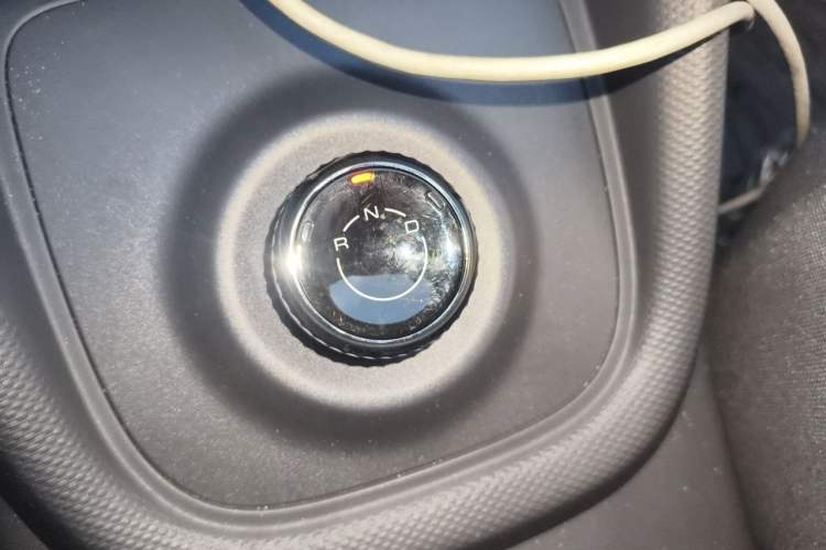 Used Wuling Hongguang New Energy 2025 Model Range-Extending Hybrid 150KM Standard Edition Gear Lever