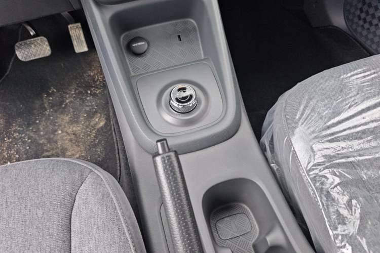Used Wuling Hongguang New Energy 2025 Extended-Range Hybrid 50 km Standard Version Gear Lever