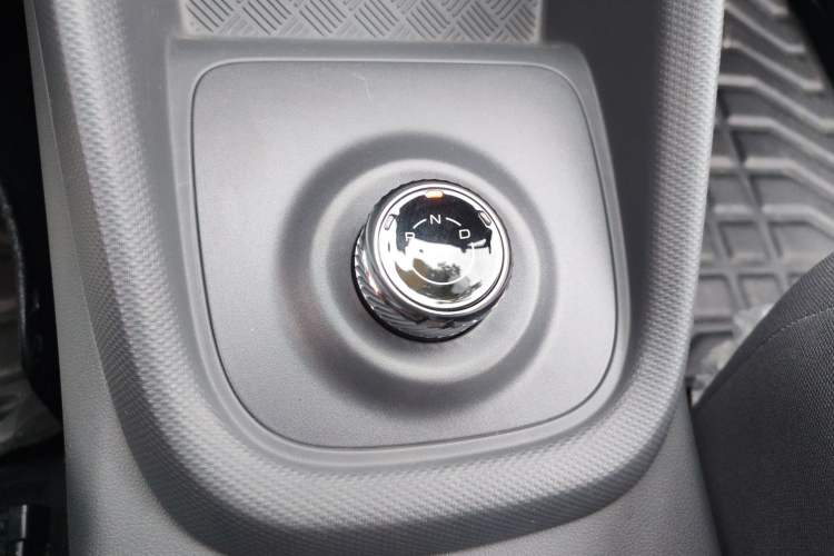 Used Wuling Hongguang New Energy 2025 Extended-Range Hybrid 50 km Standard Version Gear Lever