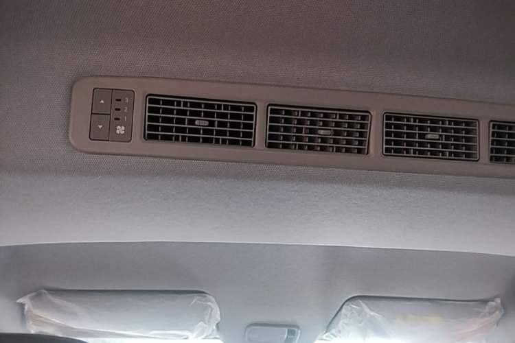 Used Wuling Hongguang New Energy 2025 Extended-Range Hybrid 50KM Comfort Version Headliner