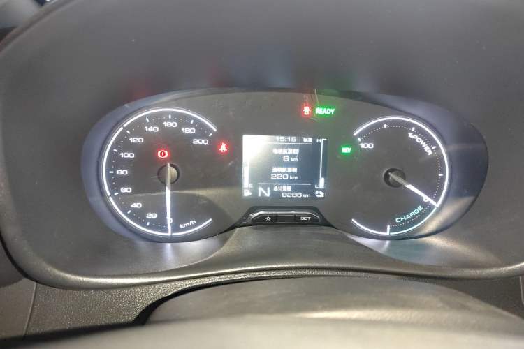 Used Wuling Hongguang New Energy 2025 Extended-Range Hybrid 50 km Utility Version Instrument Cluster