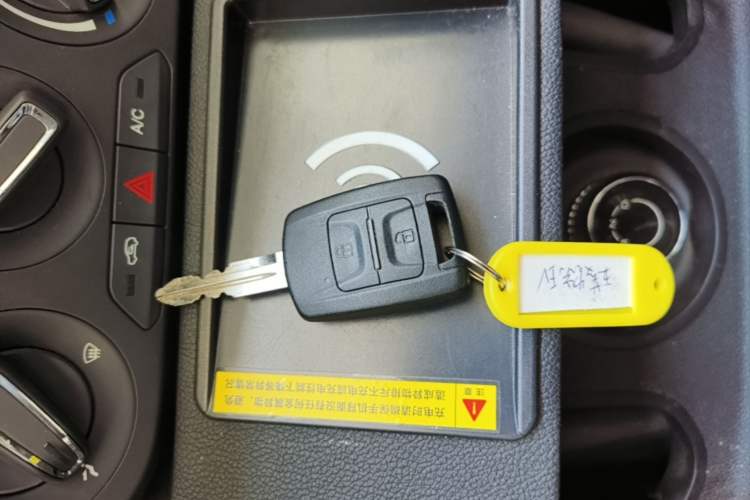 Used Wuling Hongguang New Energy 2025 Extended-Range Hybrid 50 km Utility Version Interior 1