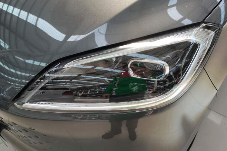 Used Wuling Hongguang New Energy 2025 Extended-Range Hybrid 50KM Comfort Version Left Front Headlight