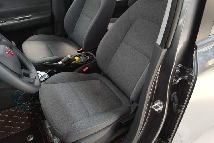 Used Wuling Hongguang New Energy 2025 Extended-Range Hybrid 50KM Comfort Version Left Front Seat