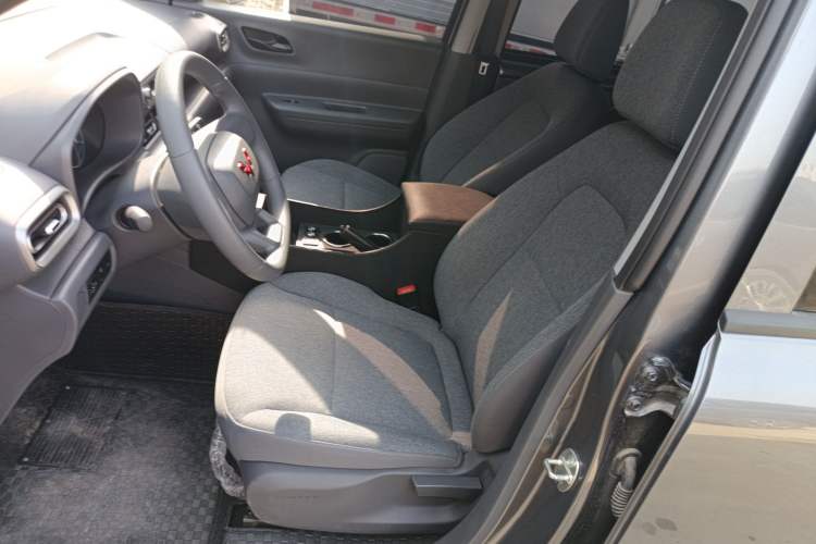 Used Wuling Hongguang New Energy 2025 Extended-Range Hybrid 50 km Utility Version Left Front Seat