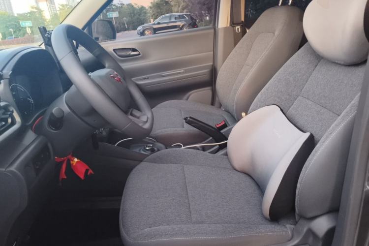 Used Wuling Hongguang New Energy 2025 Model Range-Extending Hybrid 150KM Standard Edition Left Front Seat