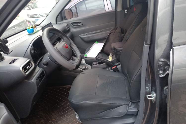 Used Wuling Hongguang New Energy 2025 Extended-Range Hybrid 50 km Standard Version Left Front Seat