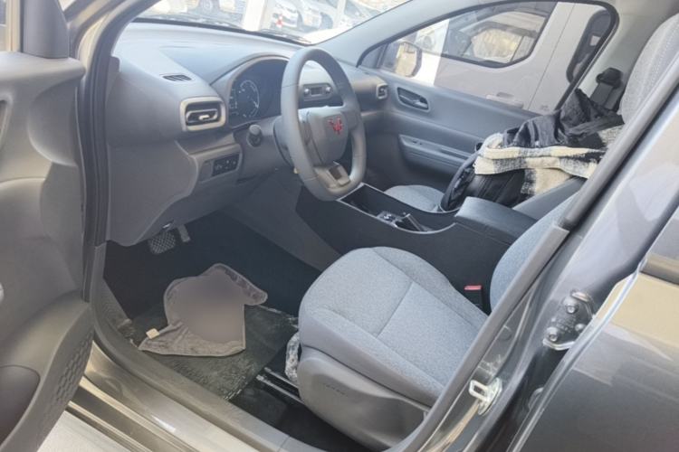 Used Wuling Hongguang New Energy 2025 Extended-Range Hybrid 50 km Utility Version Left Front Seat