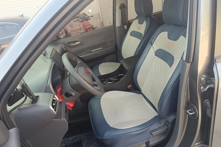 Used Wuling Hongguang New Energy 2025 Extended-Range Hybrid 50KM Comfort Version Left Front Seat