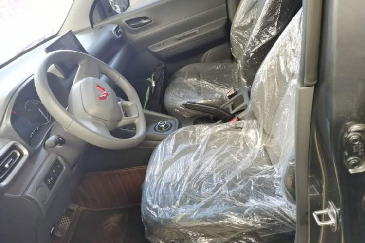 Used Wuling Hongguang New Energy 2025 Extended-Range Hybrid 50 km Standard Version Left Front Seat