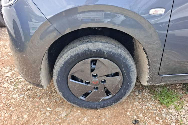 Used Wuling Hongguang New Energy 2025 Extended-Range Hybrid 50KM Comfort Version Left Front Wheel Hub